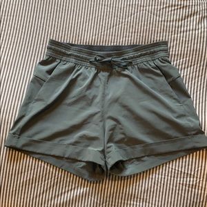 Lululemon Spring Breaker Short - Green - Size 6